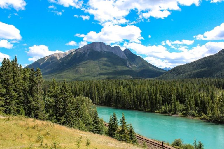Where Is the Best Place to Live off the Grid in Canada?