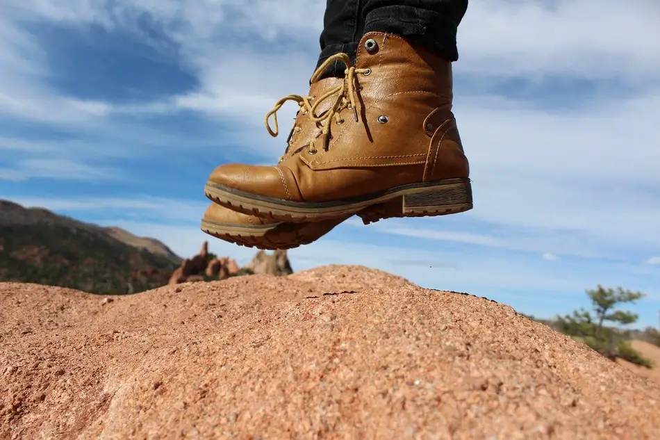 choosing hiking boots